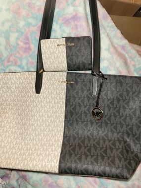 Michael Kors Two-Tone Black & Cream Signature Tote with Matching Wallet